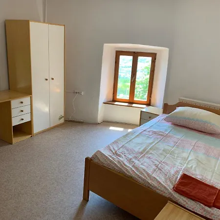 بيت للعطل Hous For Ukrainians Refugees Dobravlje
